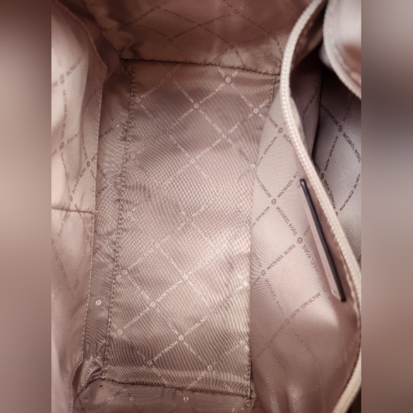 2 Piece Michael Kors Set. The Ultimate Travel Set! Mdm Duffel Satchel And Purse! - Picture 15 of 16